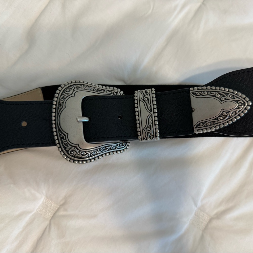 Vince Camuto Black Western Stretch Belt with Silver Buckle - Picture 3 of 4
